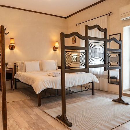 Historic Apartment In The Heart Of The City Veliko Tărnovo Exterior foto