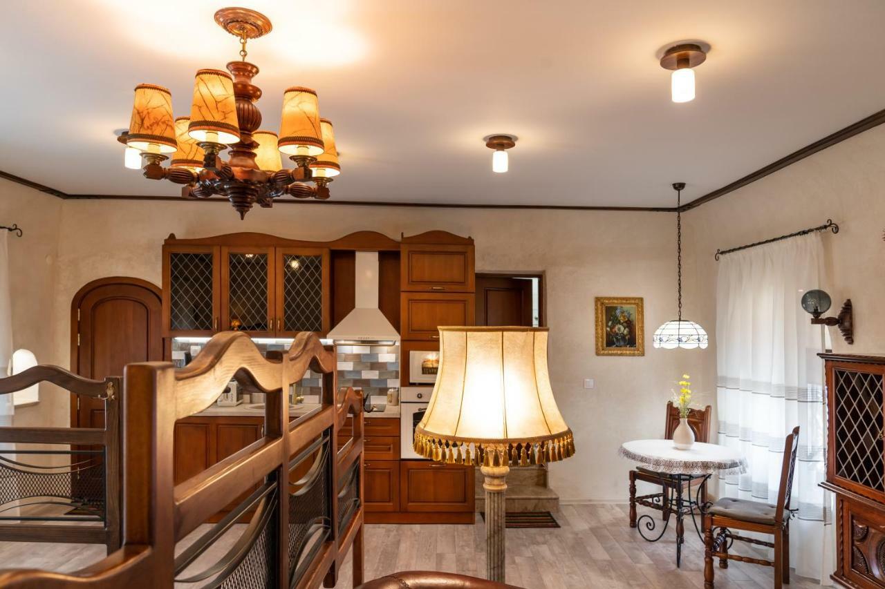 Historic Apartment In The Heart Of The City Veliko Tărnovo Exterior foto