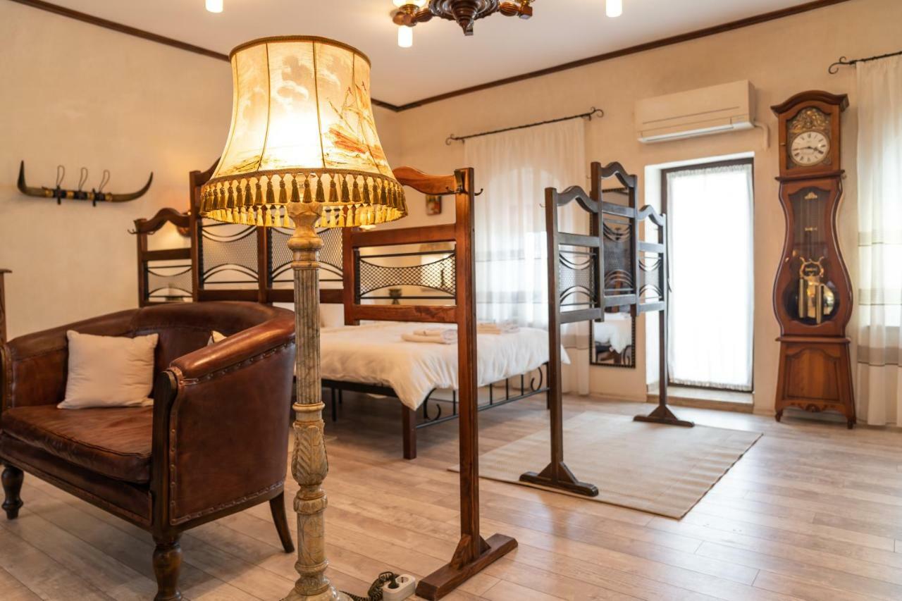 Historic Apartment In The Heart Of The City Veliko Tărnovo Exterior foto